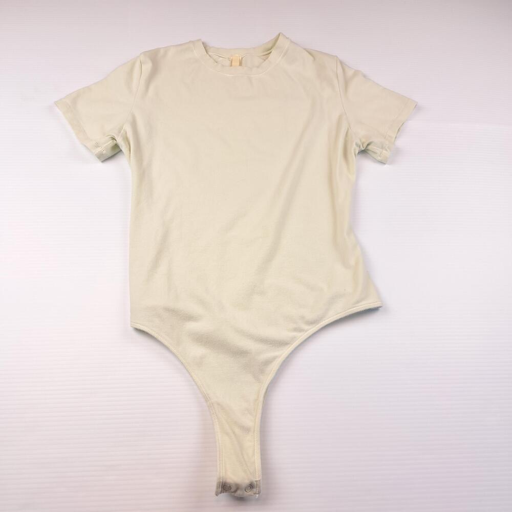SKIMS Bodysuit Womens Large White Jersey T Shirt Short Sleeve Thong Snap Stretch